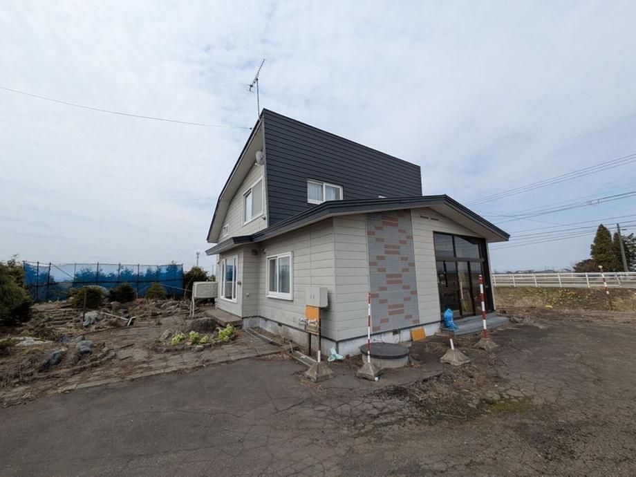 5LDK House for Sale in Fukagawa City, Hokkaido - 997.9 sqm Lot - Thumbnail 2