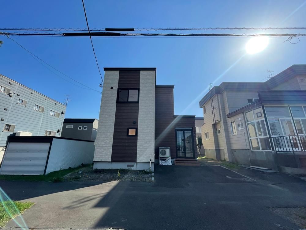3LDK House for Sale in Higashi-ku, Sapporo - 105m² - Thumbnail 2