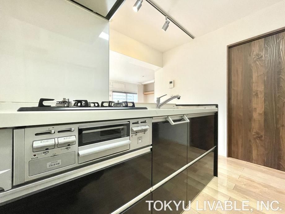 2LDK Apartment for Sale in Matsudo, Chiba – 71.85m² - Thumbnail 4