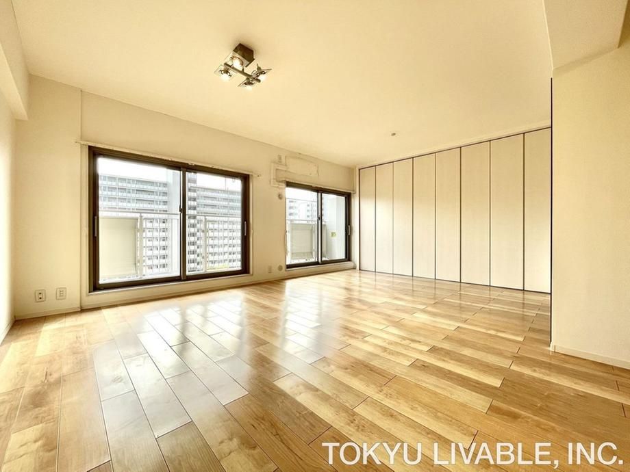 2LDK Apartment for Sale in Matsudo, Chiba – 71.85m² - Thumbnail 2