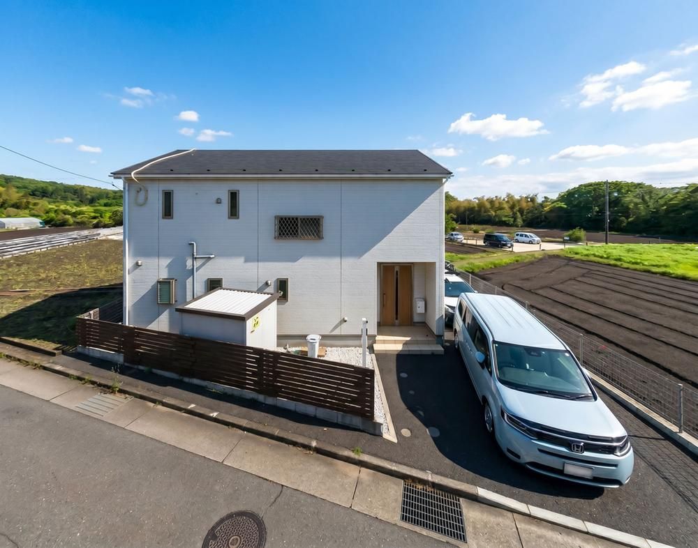 3LDK Detached House for Sale in Totsuka, Yokohama - Thumbnail 2