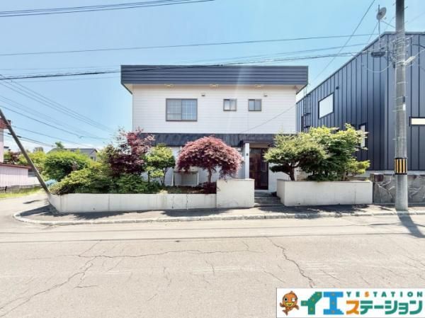 5LDK Detached House on Corner Lot in Kitahiroshima, Hokkaido - Thumbnail 2