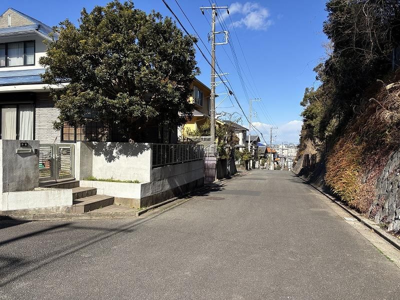 5LDK Detached House for Sale in Kamakura Near Nishi-Kamakura Station - Thumbnail 4