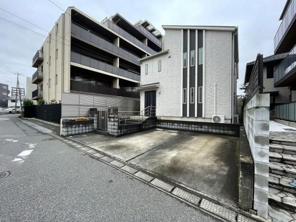 6LDK House for Sale in Makuharihongō, Chiba - 165m² - Thumbnail 4