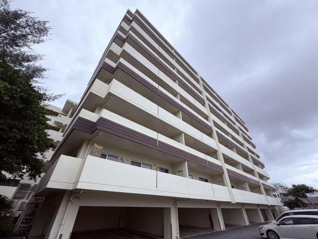 2LDK Apartment for Sale in Chatan, Okinawa - 69.7m2 - Thumbnail 3