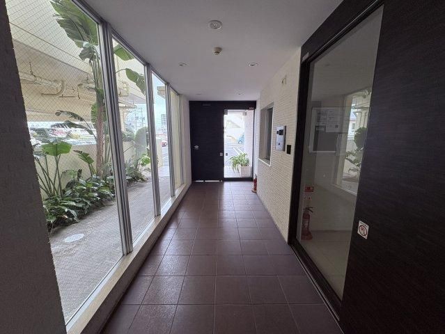 2LDK Apartment for Sale in Chatan, Okinawa - 69.7m2 - Thumbnail 4