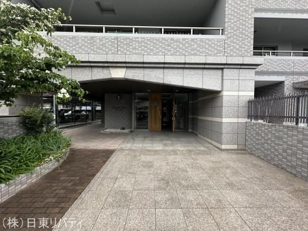 Urban View Funairi Park Side 4LDK Apartment for Sale in Hiroshima - Thumbnail 2