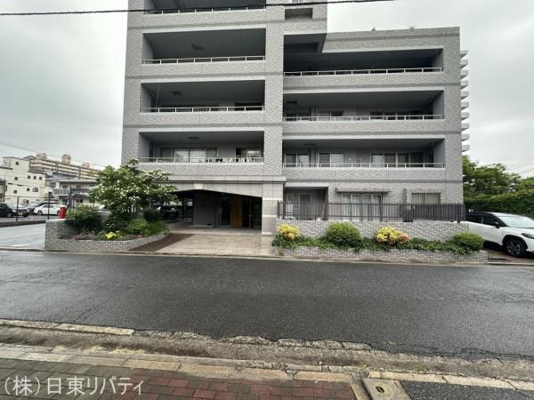 Urban View Funairi Park Side 4LDK Apartment for Sale in Hiroshima - Thumbnail 3