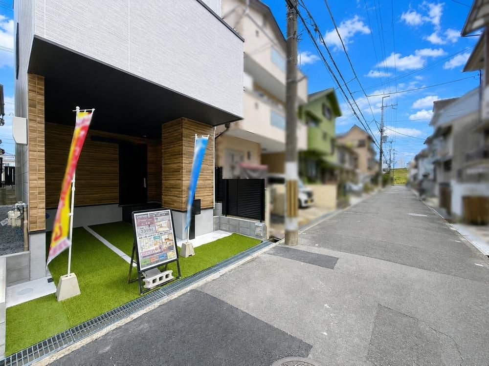 New 3-Story House for Sale in Takatsuki, Osaka - Thumbnail 2