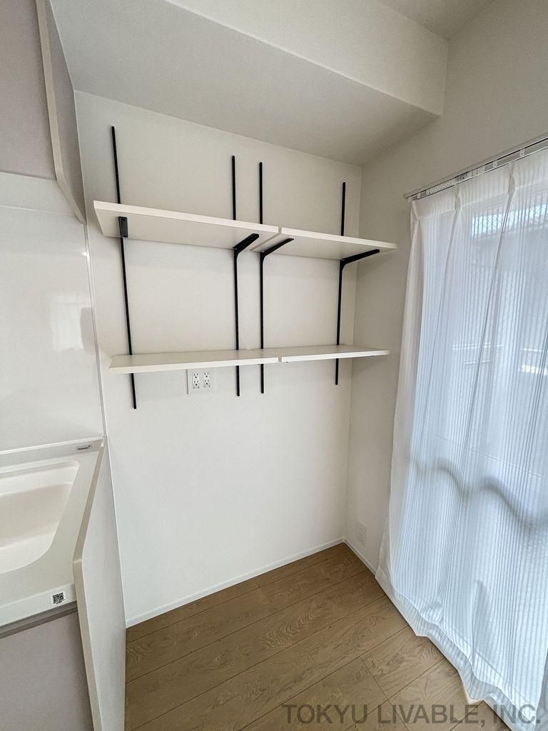 Renovated 3LDK Apartment for Sale in Fukuoka City - Thumbnail 3