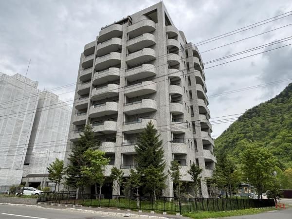 Studio Apartment for Sale in Minami-ku, Sapporo with Hot Spring - Thumbnail 2