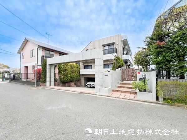 5LDK+2S Reinforced Concrete House in Aoba-ku, Yokohama - Thumbnail 2