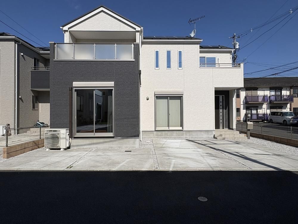2022 Built 4LDK House with Solar Panels in Ome, Tokyo - Thumbnail 2