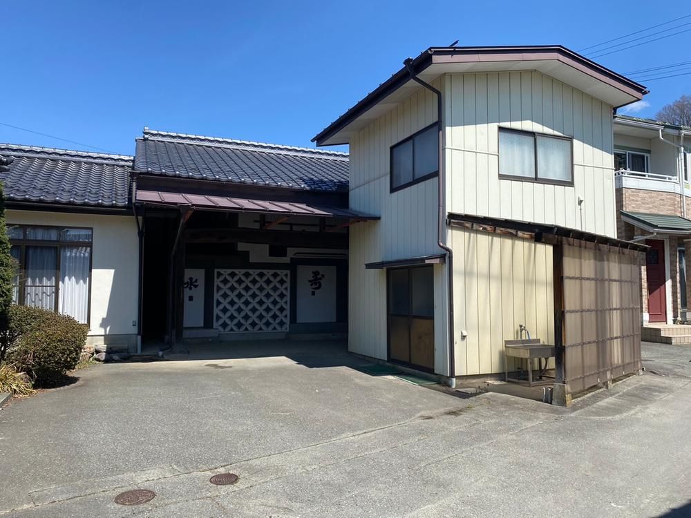 7DK Detached House for Sale in Ina City, Nagano Prefecture - Thumbnail 2