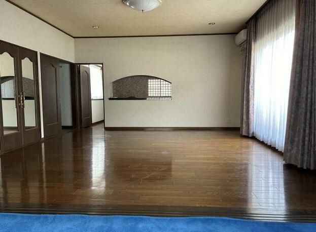 5LDK House in Fukuyama, Hiroshima with Built-in Garage - Thumbnail 4