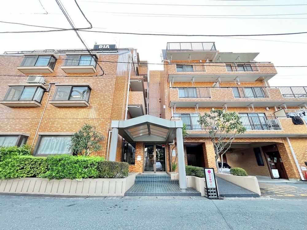 Renovated 3LDK Apartment Near Mukogaoka-Yuen Station - Thumbnail 2