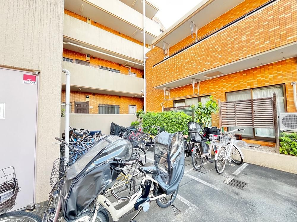 Renovated 3LDK Apartment Near Mukogaoka-Yuen Station - Thumbnail 3