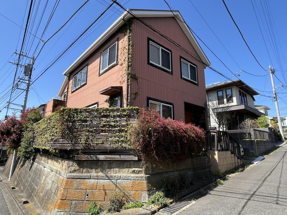 5LDK+S Detached House on Sunny Corner Lot in Yokohama - Thumbnail 2