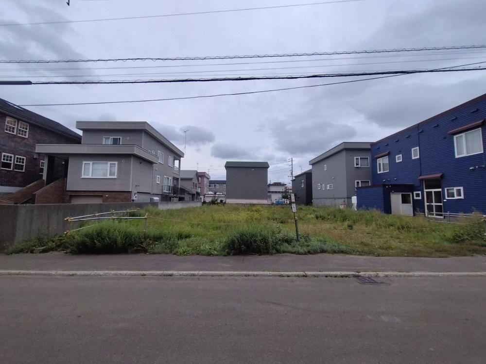 Land for Sale in Higashi-ku, Sapporo - 592.45m2 - Thumbnail 3