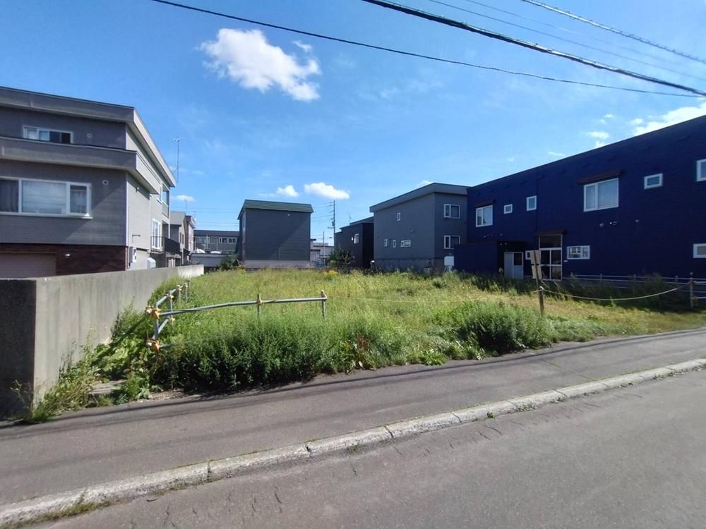 Land for Sale in Higashi-ku, Sapporo - 592.45m2 - Thumbnail 2