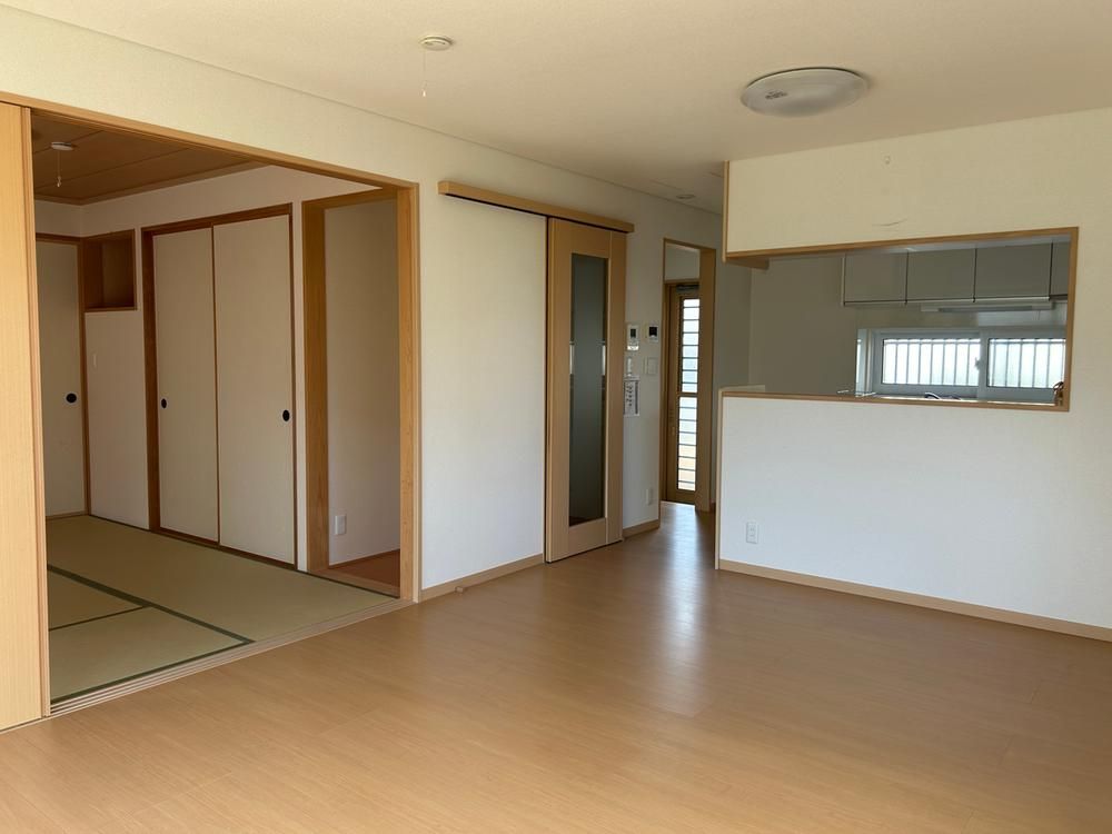 Two-Building Multi-Generational House for Sale in Fukushima City - Thumbnail 2