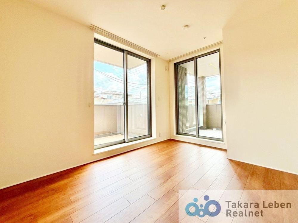 2019 Two-Generation House in Soka, Saitama | Solar Power & All-Electric - Thumbnail 4