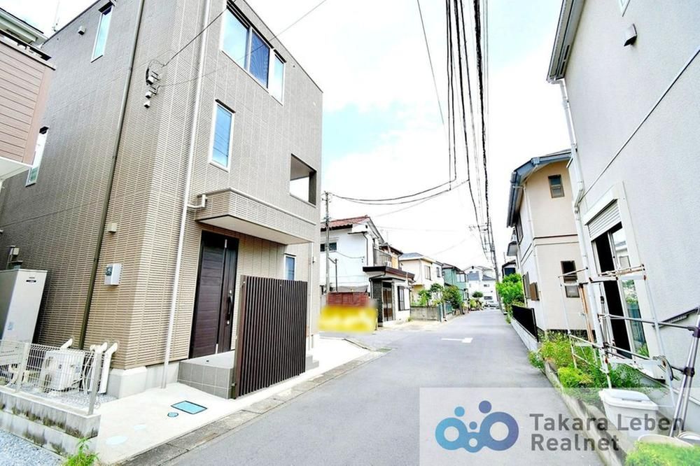 2019 Two-Generation House in Soka, Saitama | Solar Power & All-Electric - Thumbnail 2