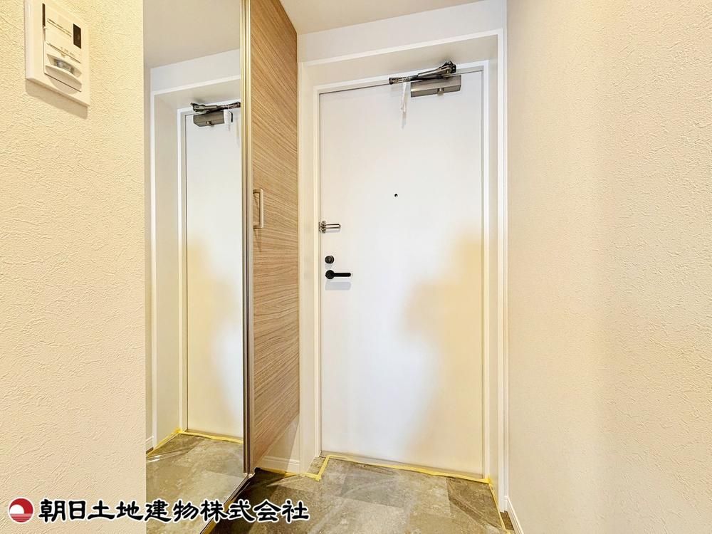 2LDK Renovated Apartment in Yamato City, Kanagawa - Thumbnail 3