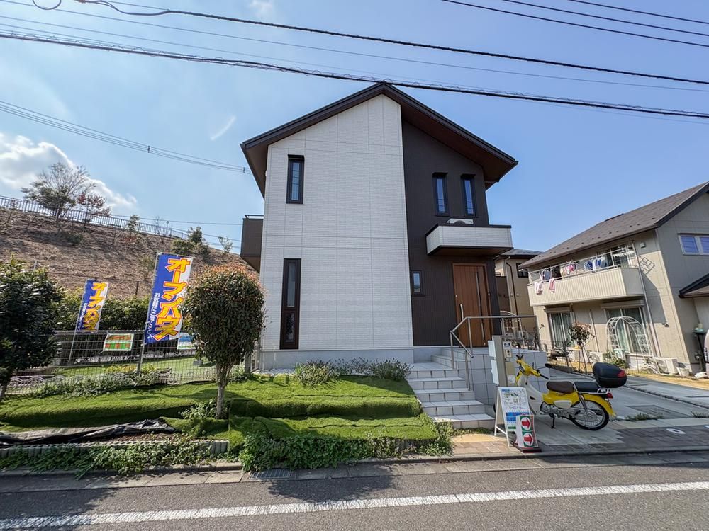 Modern 4LDK House for Sale in Hachioji, Tokyo - Thumbnail 2