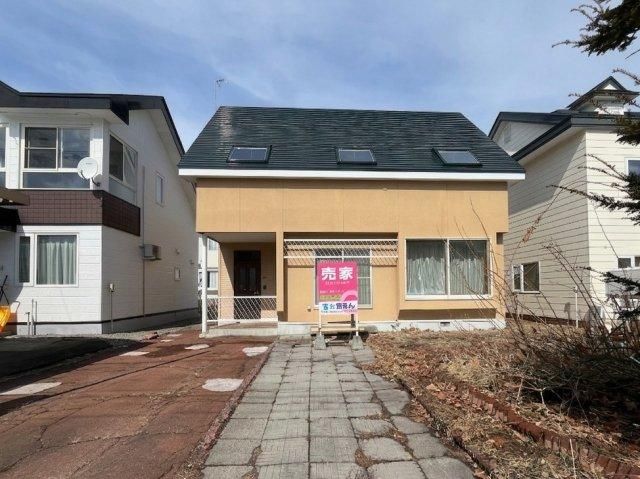 Renovated 4LDK House for Sale in Obihiro, Hokkaido - Thumbnail 3
