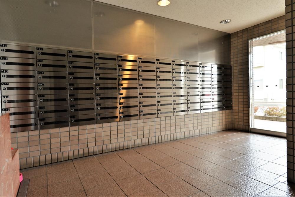 Renovated 3LDK Apartment in Sendai, Miyagi - 65m2 South-Facing - Thumbnail 4