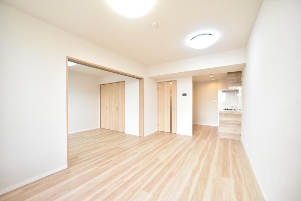 Renovated 3LDK Apartment in Sendai, Miyagi - 65m2 South-Facing - Thumbnail 3