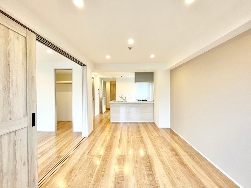 Renovated 2LDK Apartment in Kawasaki, Kanagawa - Thumbnail 3