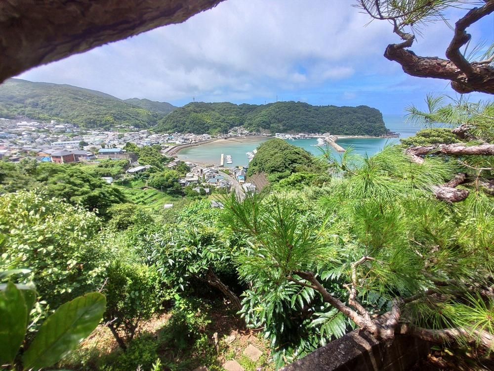 2LDK House with Large Garden in Nagasaki's Harumidai - Thumbnail 4