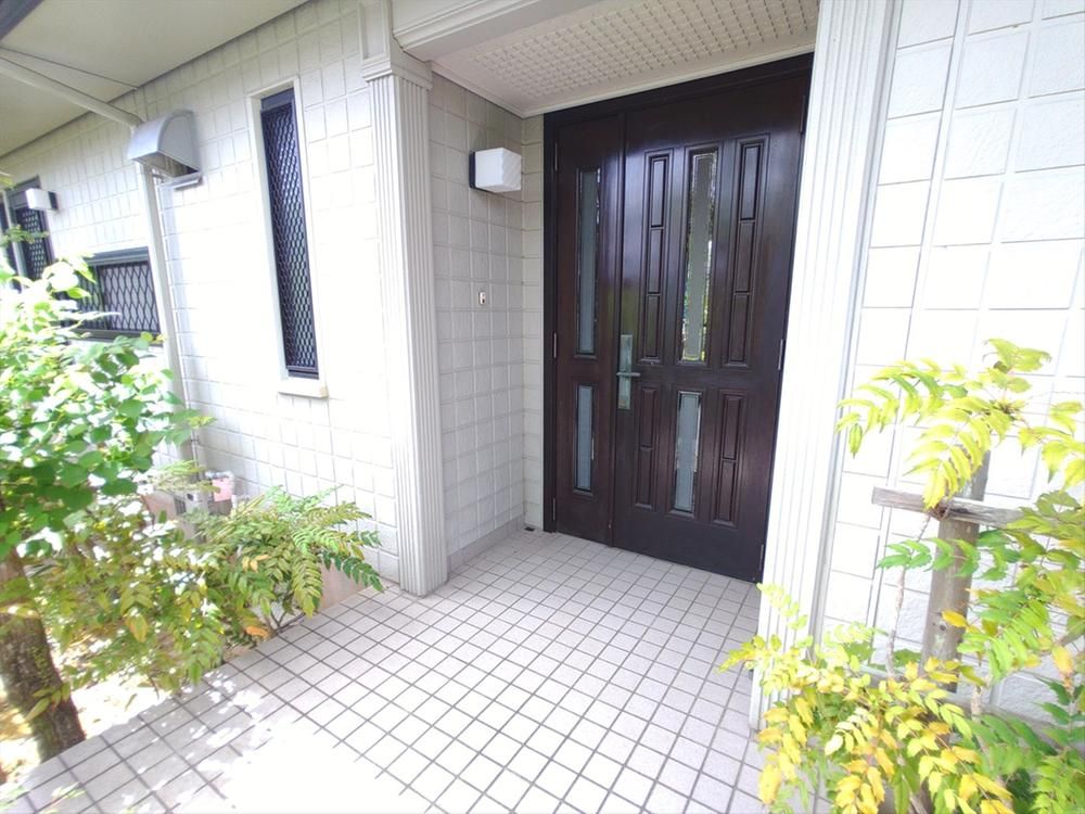 2LDK House with Large Garden in Nagasaki's Harumidai - Image 1