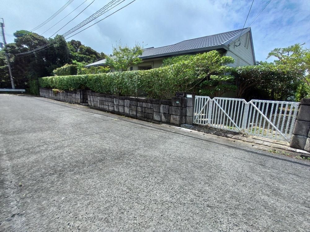 2LDK House with Large Garden in Nagasaki's Harumidai - Thumbnail 2