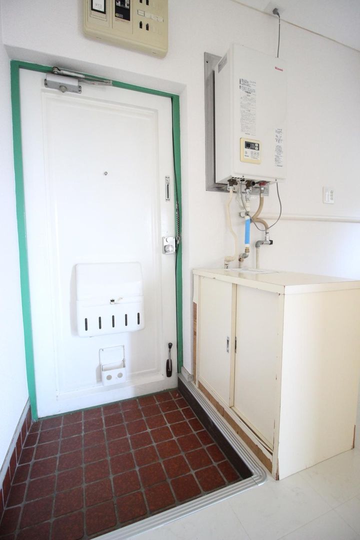 Renovated 2DK Apartment Near Hiyoshi-Honcho Station, Yokohama - Thumbnail 3