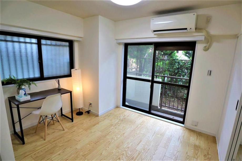 Renovated 1LDK Apartment with Private Garden in Kawasaki - Thumbnail 4