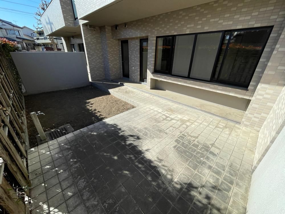 Renovated 2LDK Apartment with Private Garden in Maebashi, Gunma - Thumbnail 2