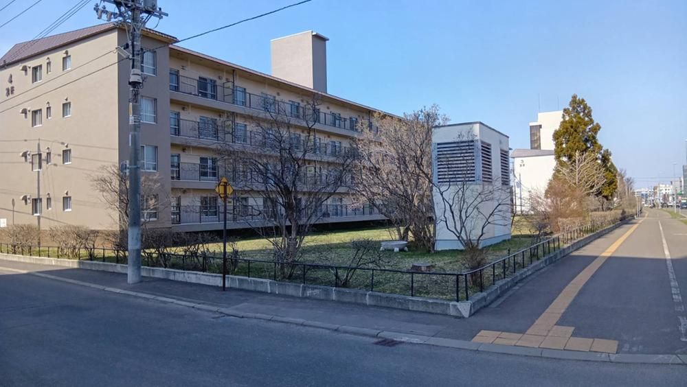 3LDK Apartment for Sale in Nishi Ward, Sapporo - 5.2 Million Yen - Thumbnail 2