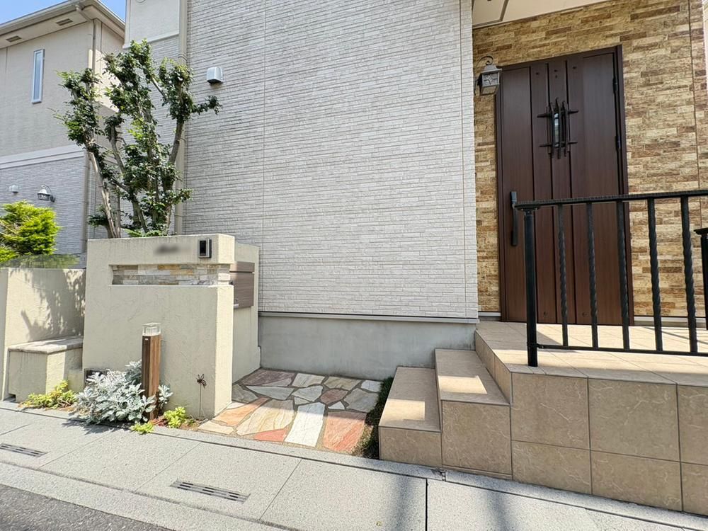 2LDK House for Sale in Ageo City, Saitama - 91 sqm - Thumbnail 2