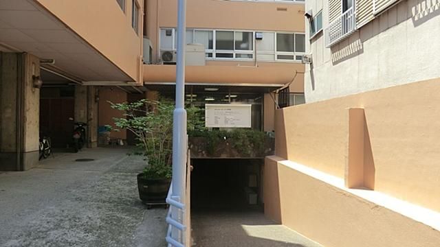 2LDK Apartment for Sale Near Nakano-sakaue Station, Tokyo - Thumbnail 3