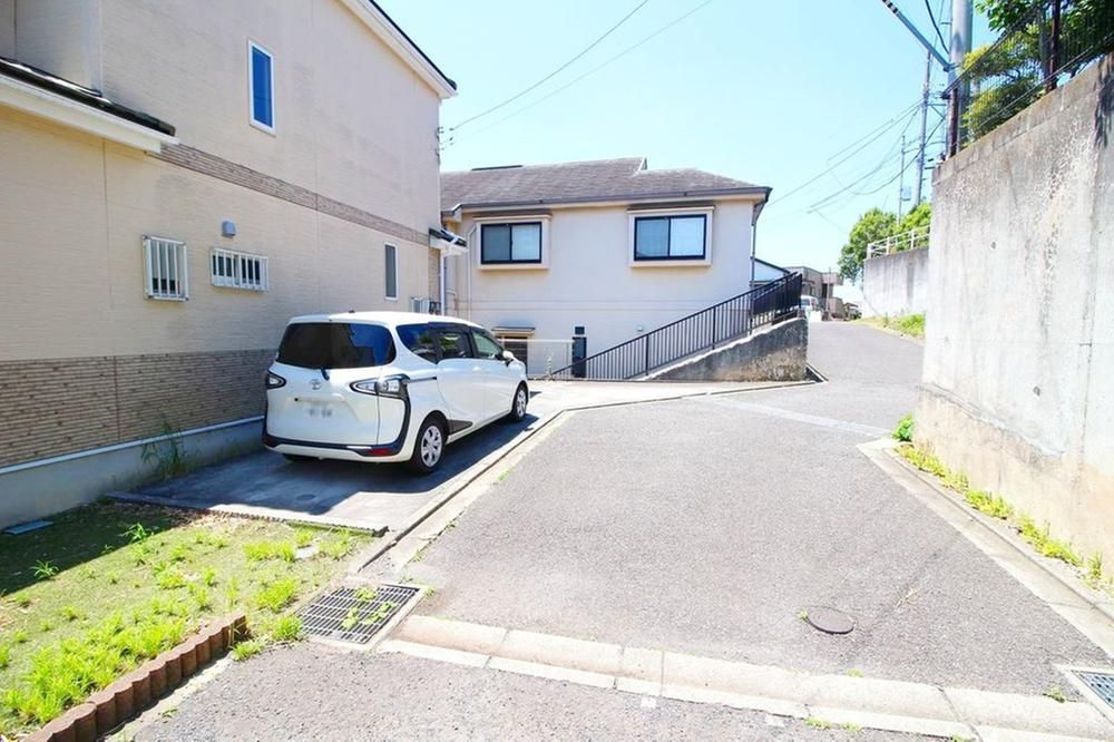 4LDK Detached House in Machida, Tokyo with Solar Panels - Thumbnail 2