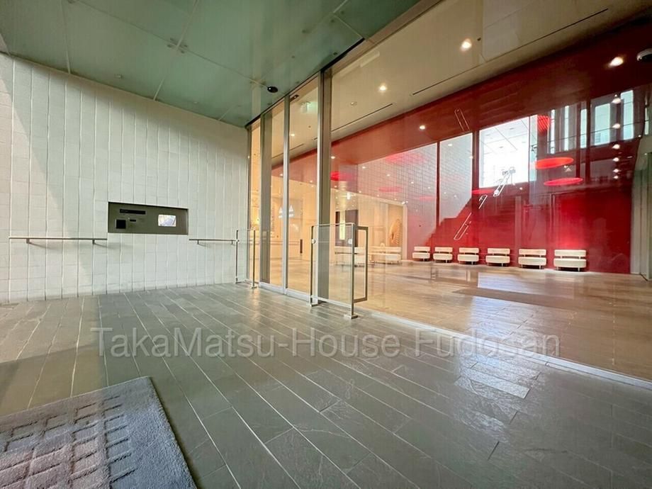 2LDK Apartment for Sale in Shibuya, Tokyo - Thumbnail 2