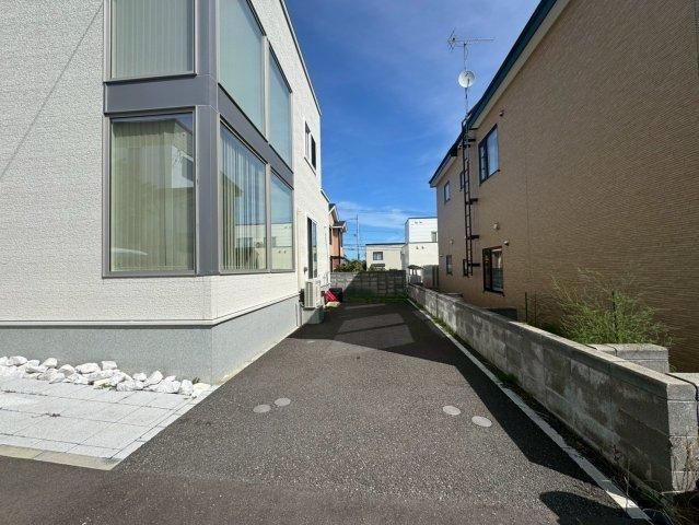 4LDK Detached House for Sale in Nishi Ward, Sapporo - Thumbnail 2