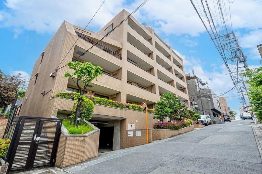 2LDK Apartment for Sale in Kawasaki, Kanagawa - Thumbnail 2