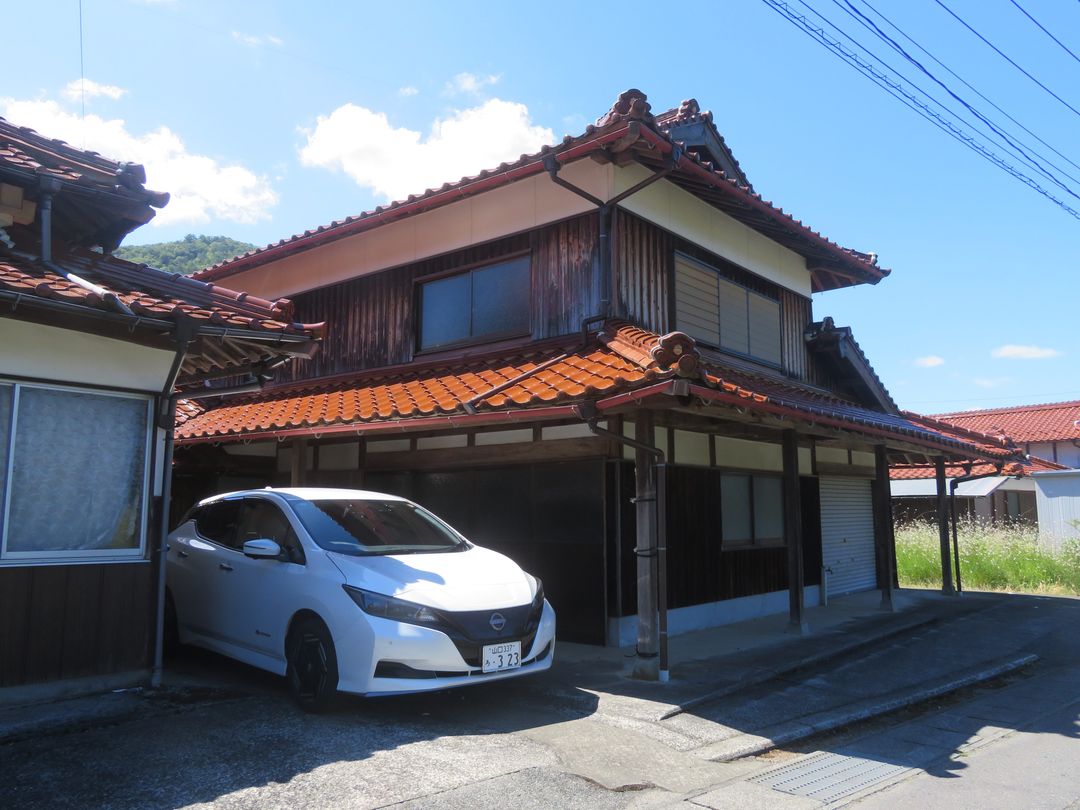 Spacious Wooden House with Garden in Yamaguchi City - Image 1