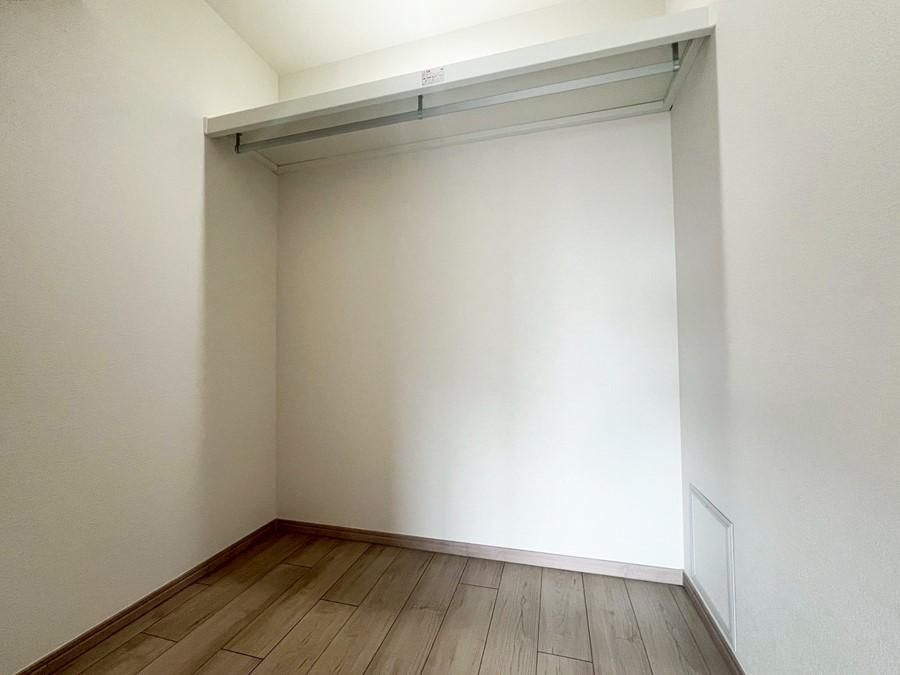 2LDK Apartment for Sale in Hon-Atsugi, Kanagawa - Thumbnail 4