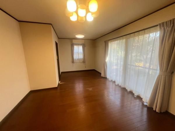 5LDK Detached House for Sale in Fukushima City with Garden - Thumbnail 4
