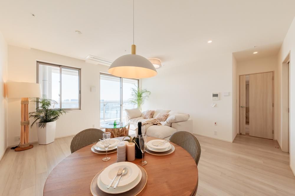 Renovated 3LDK Apartment in Park Tower Harumi, Chuo-ku, Tokyo - Thumbnail 4